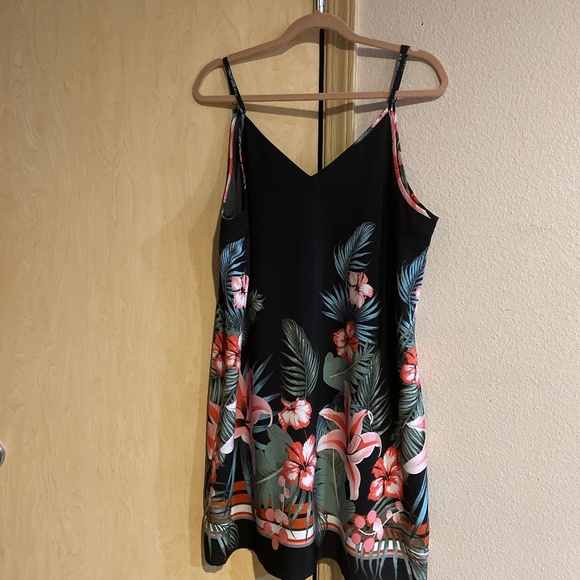 SHEIN Dresses & Skirts - Women 2X SHEIN Curve Mini Dress Nightie Sexy Silky Tropical Floral Beautiful